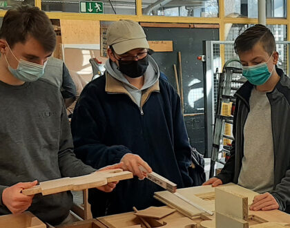 23 Teilnehmer erhalten TSM1 Schein - Einführung in das Arbeiten an Holzbearbeitungsmaschinen