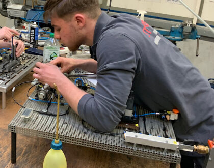 Abschlussprüfung (Teil 1) der Industriemechanikerinnen und Industriemechaniker